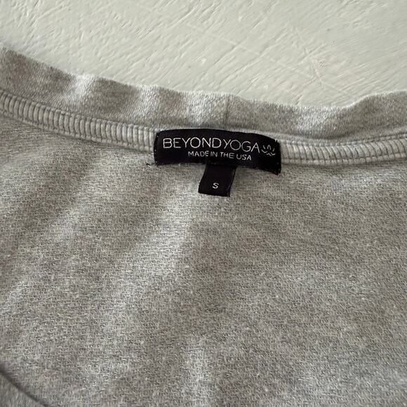 Beyond Yoga long sleeve open back top gray soft lightweight post workout warm - Picture 3 of 8